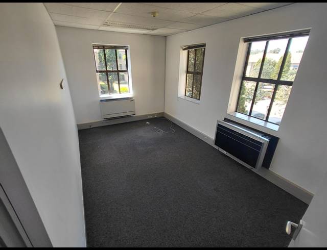405M² OFFICE TO LET IN BRYANSTON